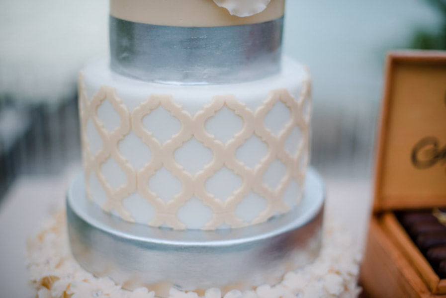 silver pearl Wedding Cake