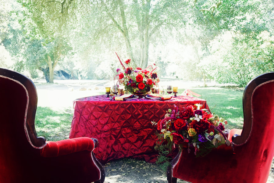 Red Wedding, Winter, Linen, Flowers